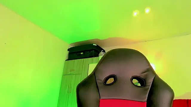 naomy  xx online show from March 19, 3:21 am