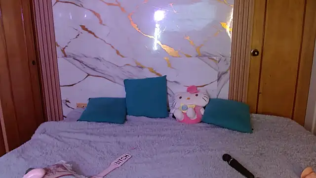 kittycatw online show from May 18, 3:40 pm