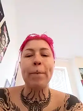 Snapshot of divine_eve chatting on January 29, 10:58 am divine eve online show from January 29, 10:58 am