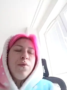 Snapshot of divine_eve chatting on February 4, 11:05 am divine eve online show from February 4, 11:05 am