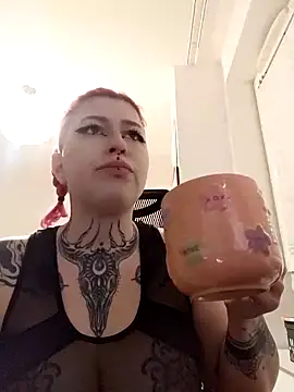 Snapshot of divine_eve chatting on February 23, 9:05 pm divine eve online show from February 23, 9:05 pm