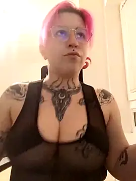 Snapshot of divine_eve chatting on March 3, 9:26 pm divine eve online show from March 3, 9:26 pm