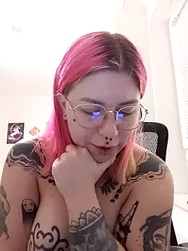 Snapshot of divine_eve chatting on September 17, 10:11 pm divine eve online show from September 17, 10:11 pm