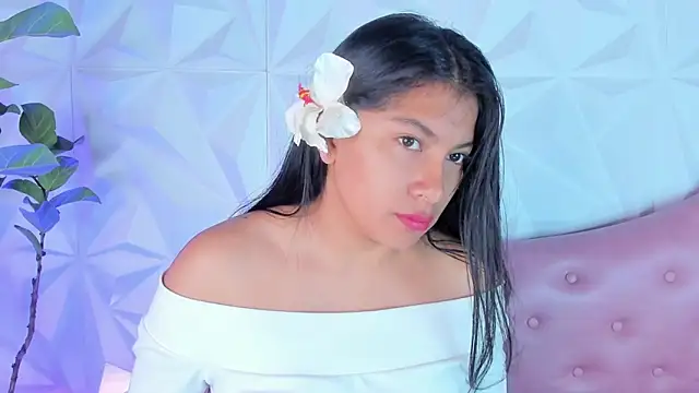 Snapshot of LinnaGardenia chatting on February 10, 1:33 pm LinnaGardenia online show from February 10, 1:33 pm