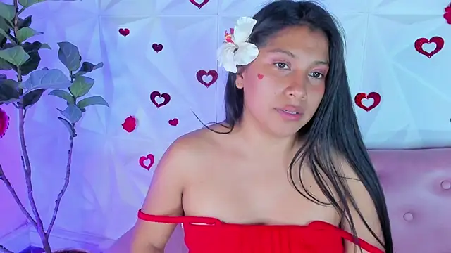 Snapshot of LinnaGardenia chatting on February 14, 5:25 pm LinnaGardenia online show from February 14, 5:25 pm