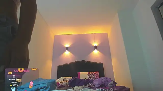 Sofia Clauss  online show from September 19, 4:25 am