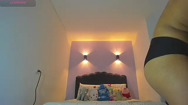 Snapshot of Sofia_Clauss_ chatting on March 4, 4:07 am Sofia Clauss online show from March 4, 4:07 am