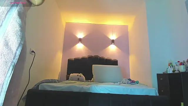 Snapshot of Sofia_Clauss_ chatting on March 29, 4:34 am Sofia Clauss online show from March 29, 4:34 am