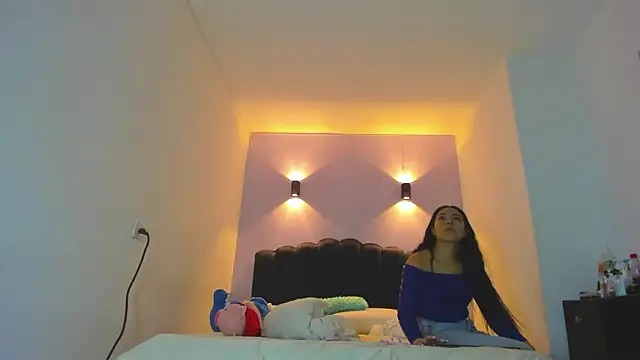Snapshot of Sofia_Clauss_ chatting on March 30, 4:02 am Sofia Clauss online show from March 30, 4:02 am