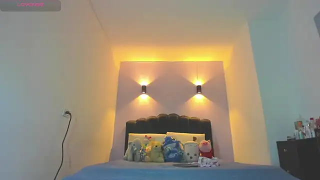 Snapshot of Sofia_Clauss_ chatting on April 6, 4:21 am Sofia Clauss online show from April 6, 4:21 am