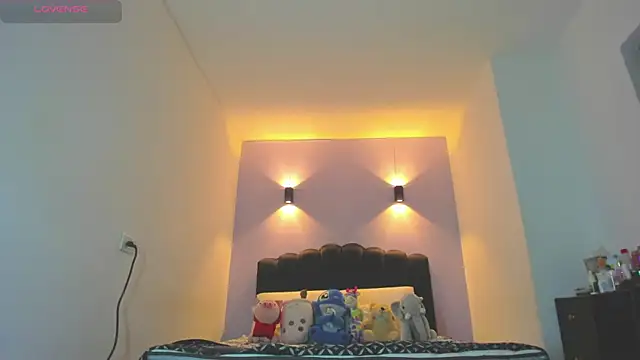 Snapshot of Sofia_Clauss_ chatting on April 11, 5:12 am Sofia Clauss online show from April 11, 5:12 am