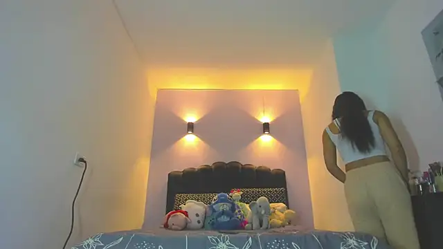 Snapshot of Sofia_Clauss_ chatting on April 22, 5:21 am Sofia Clauss online show from April 22, 5:21 am