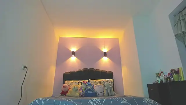 Snapshot of Sofia_Clauss_ chatting on April 23, 4:14 am Sofia Clauss online show from April 23, 4:14 am