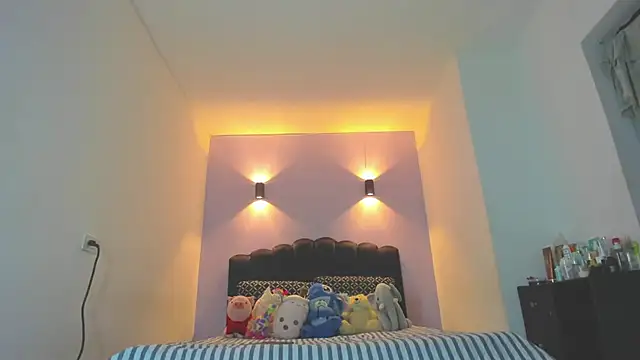 Snapshot of Sofia_Clauss_ chatting on May 11, 4:18 am Sofia Clauss online show from May 11, 4:18 am