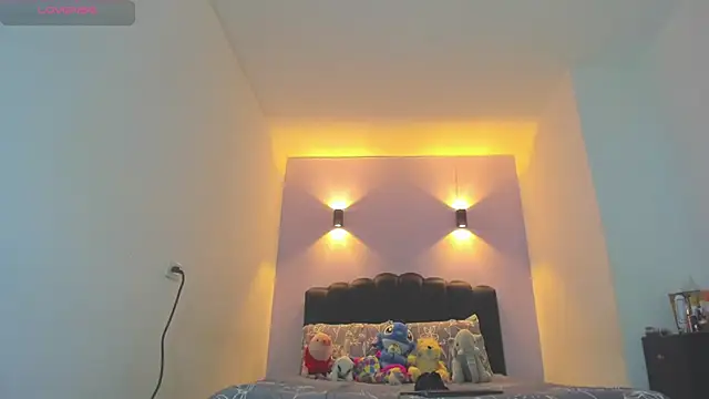 Snapshot of Sofia_Clauss_ chatting on May 20, 4:07 am Sofia Clauss online show from May 20, 4:07 am