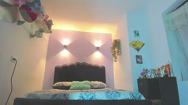 Snapshot of Sofia_Clauss_ chatting on June 3, 4:15 am Sofia Clauss online show from June 3, 4:15 am