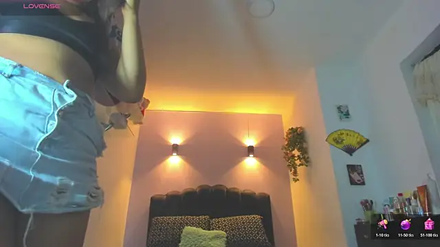 Snapshot of Sofia_Clauss_ chatting on July 6, 4:42 am Sofia Clauss online show from July 6, 4:42 am