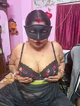 Snapshot of OrgsmMust chatting on January 28, 7:00 pm OrgsmMust online show from January 28, 7:00 pm