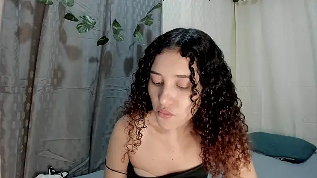 Snapshot of gabriela_duarte1 chatting on November 15, 3:04 am gabriela duarte1 online show from November 15, 3:04 am
