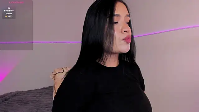 Yaaky  online show from March 22, 3:10 am