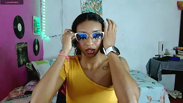 sensitive brunette online show from February 20, 11:54 pm