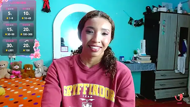 sensitive brunette online show from December 2, 12:16 am