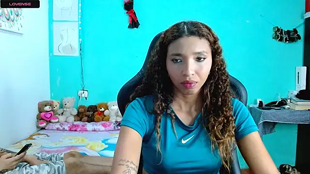 sensitive brunette online show from February 3, 10:59 pm