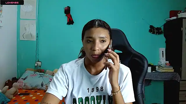 sensitive brunette online show from February 13, 12:50 am