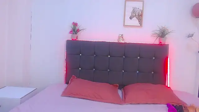 candy lux  online show from July 15, 7:30 pm