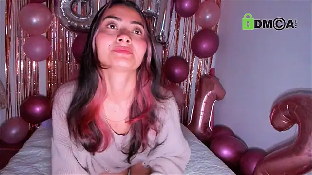 Lauren A online show from December 5, 4:34 pm