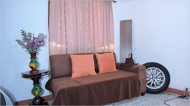 Snapshot of Lauren_A chatting on October 22, 2:39 pm Lauren A online show from October 22, 2:39 pm