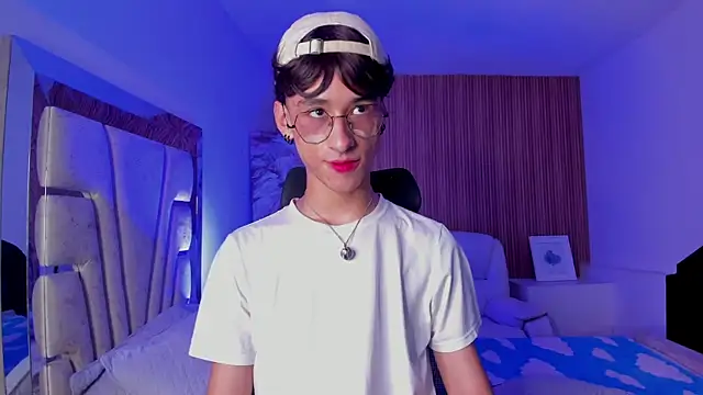 Snapshot of JasperCooper_ chatting on October 20, 1:33 pm JasperCooper  online show from October 20, 1:33 pm