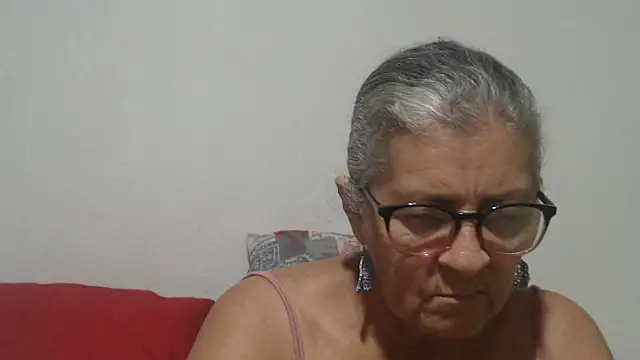 Snapshot of candy_mature_ chatting on January 8, 1:00 am candy mature online show from January 8, 1:00 am