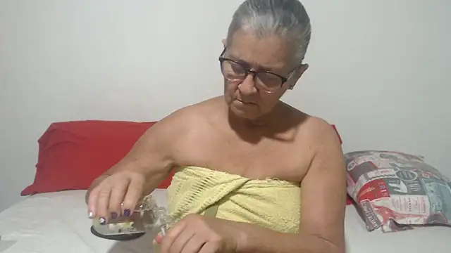 Snapshot of candy_mature_ chatting on January 9, 12:14 am candy mature online show from January 9, 12:14 am