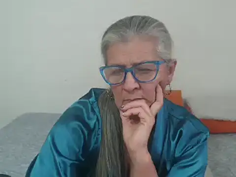 Snapshot of candy_mature_ chatting on January 13, 9:42 pm candy mature online show from January 13, 9:42 pm
