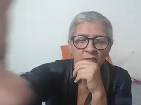 Snapshot of candy_mature_ chatting on January 16, 9:27 am candy mature online show from January 16, 9:27 am