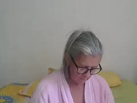 Snapshot of candy_mature_ chatting on January 16, 4:18 pm candy mature online show from January 16, 4:18 pm