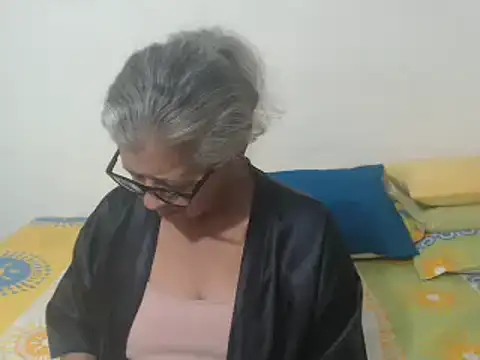 Snapshot of candy_mature_ chatting on January 20, 10:51 am candy mature online show from January 20, 10:51 am