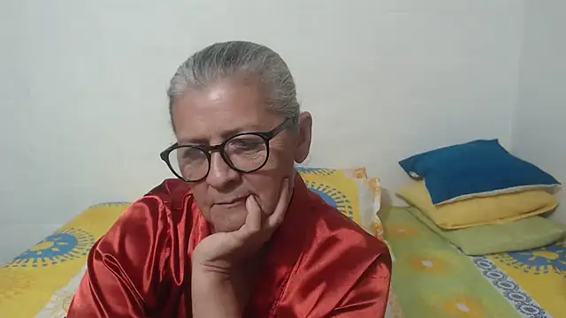 Snapshot of candy_mature_ chatting on February 3, 12:47 am candy mature online show from February 3, 12:47 am