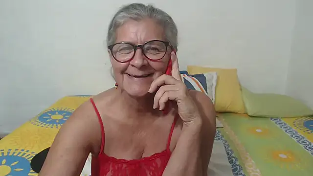 Snapshot of candy_mature_ chatting on February 5, 12:31 am candy mature online show from February 5, 12:31 am