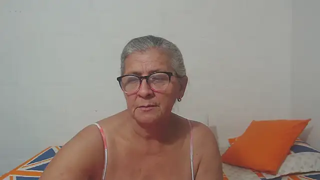 Snapshot of candy_mature_ chatting on February 18, 11:08 pm candy mature online show from February 18, 11:08 pm