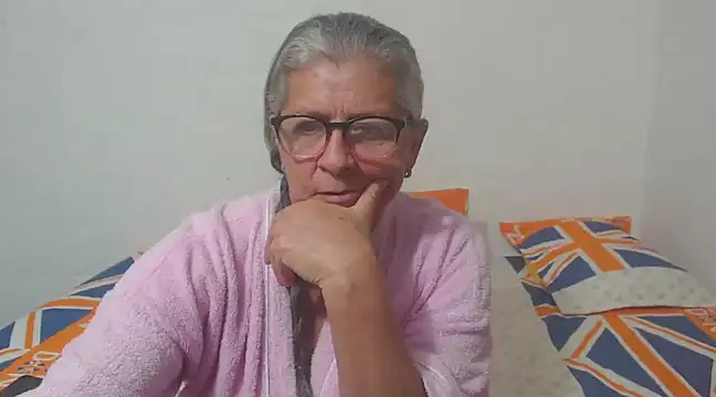Snapshot of candy_mature_ chatting on February 21, 1:44 am candy mature online show from February 21, 1:44 am