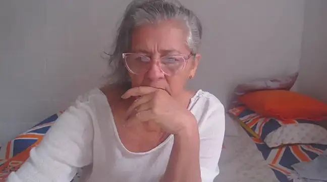 Snapshot of candy_mature_ chatting on February 24, 3:42 pm candy mature online show from February 24, 3:42 pm