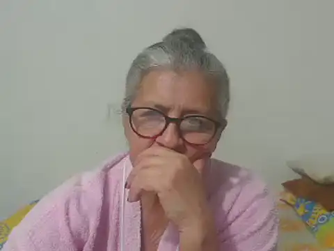 Snapshot of candy_mature_ chatting on March 11, 11:15 pm candy mature online show from March 11, 11:15 pm