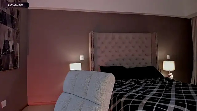 vangie  online show from October 5, 12:31 am