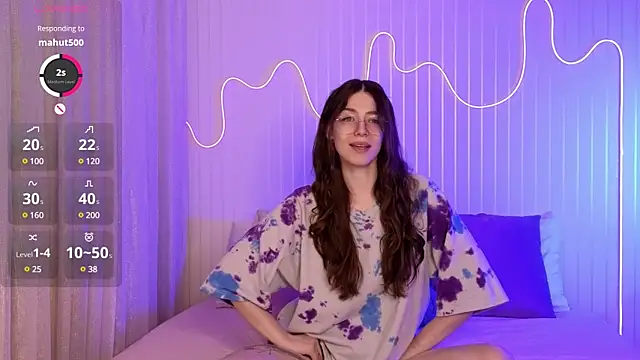 Ester Hill online show from December 9, 7:29 pm