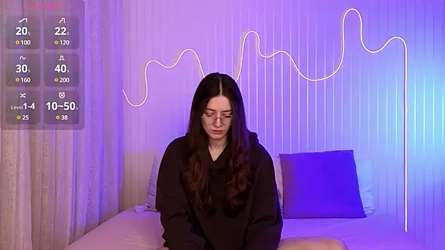 Ester Hill online show from December 12, 10:42 pm