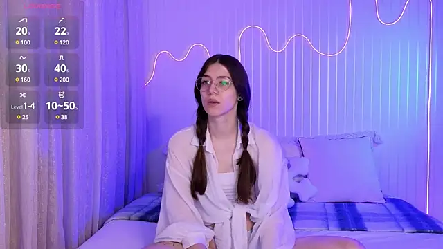 Ester Hill online show from January 13, 9:52 pm