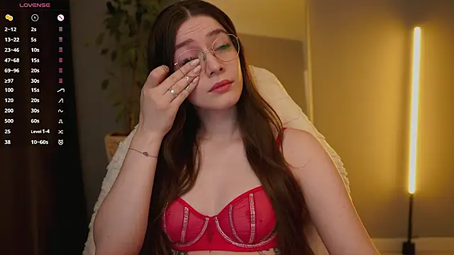 Ester Hill online show from February 14, 2:52 am