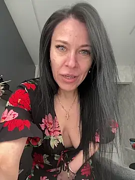 Snapshot of CuteNata chatting on April 9, 11:04 am CuteNata online show from April 9, 11:04 am